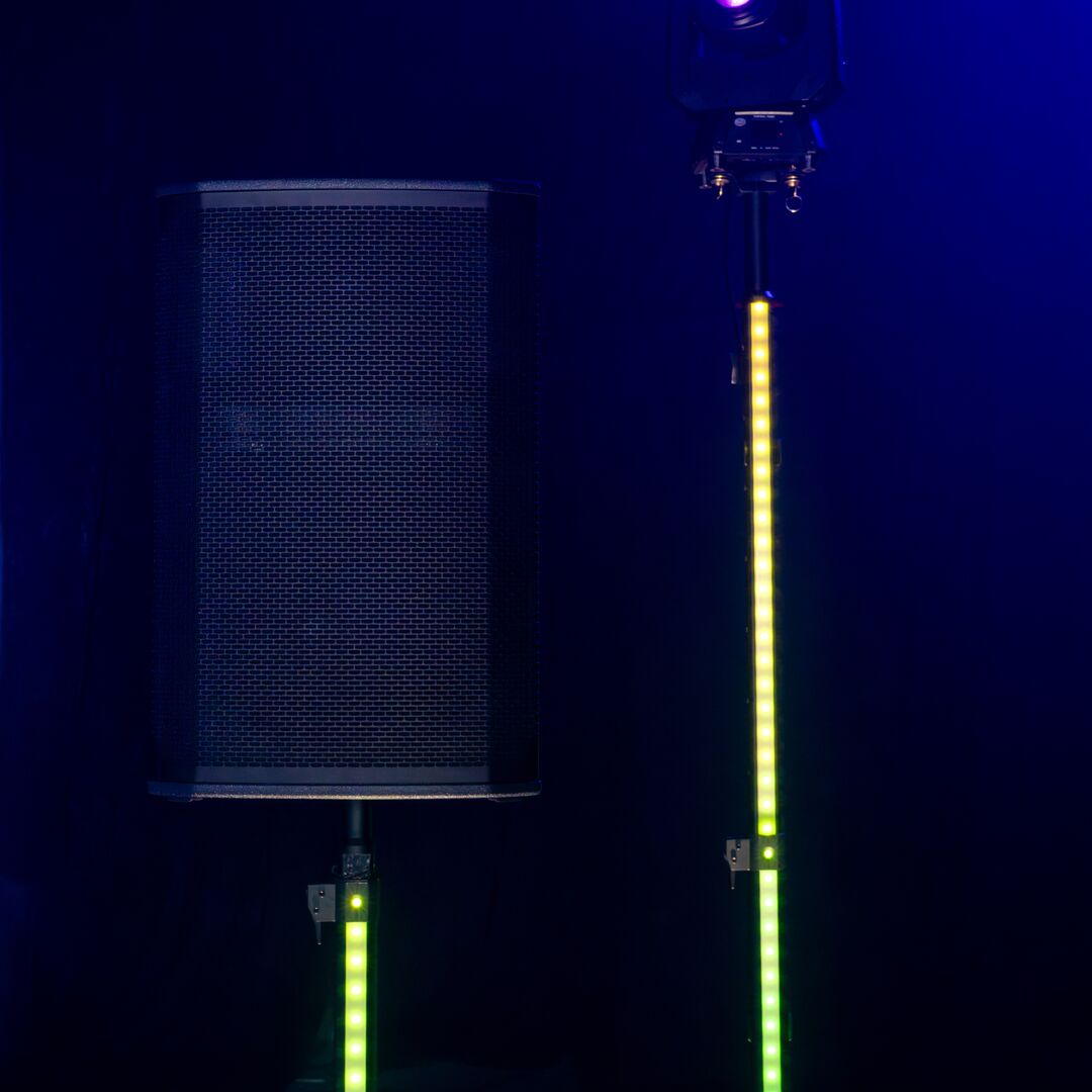 4x Chauvet DJ FLEXstand FX ILS telescoping stand with built-in LED strip & Bags - Image 4