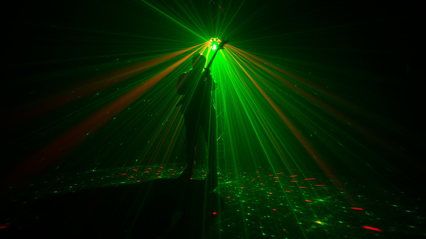 Chauvet DJ Swarm Wash FX ILS 4-in-1 LED DJ light + Haze in a can - Image 6